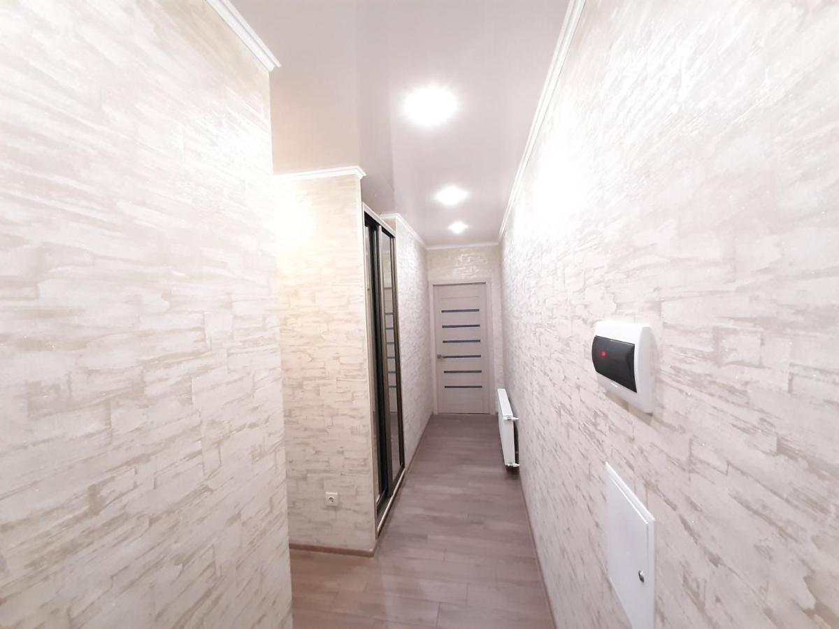 Vip Apartments Lutsʼk Exterior foto